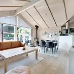 Cozy In Scenic Surroundings 度假居 *