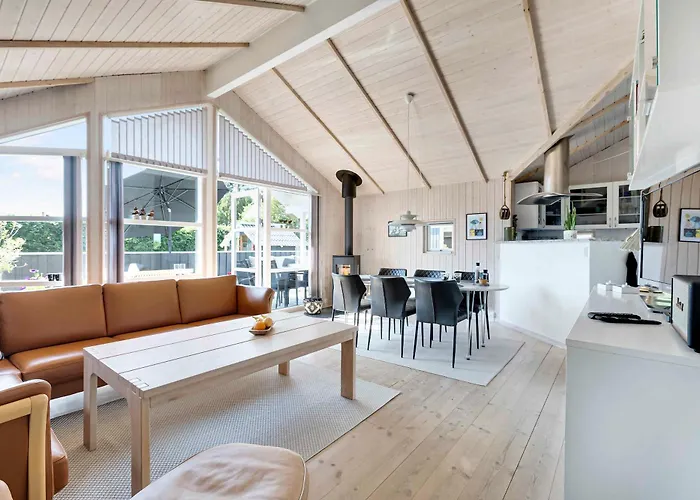 Cozy In Scenic Surroundings Semesterbostad *